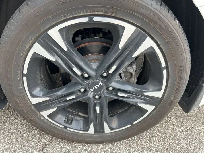 2023 Kia K5 - view 6