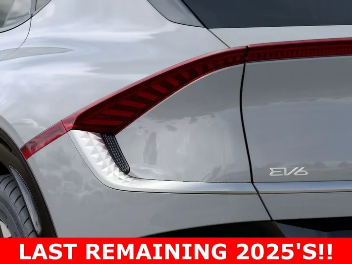 2025 Kia EV6 - view 11