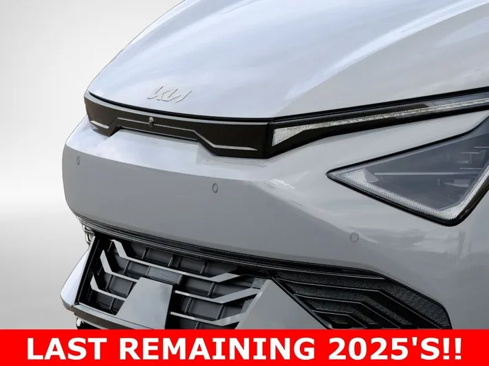 2025 Kia EV6 - view 12