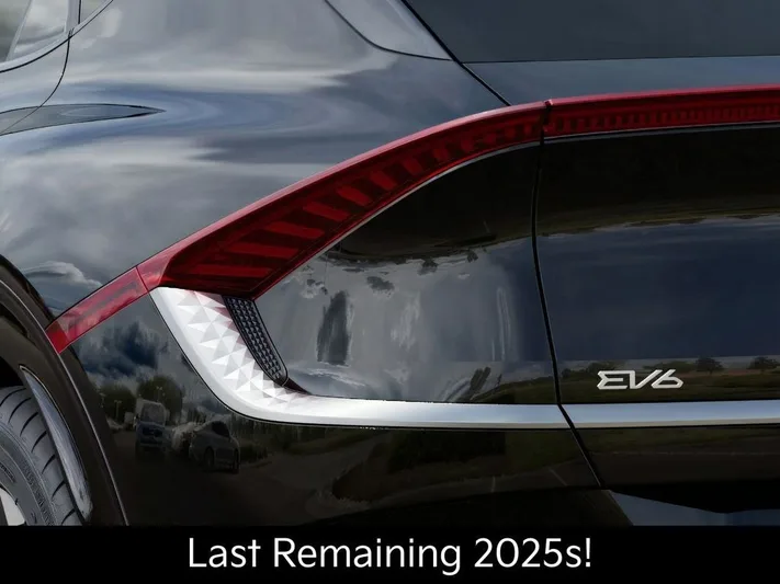 2025 Kia EV6 - view 11