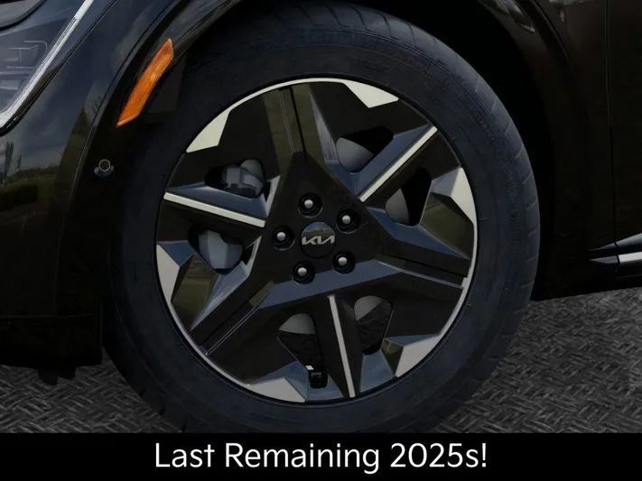 2025 Kia EV6 - view 9