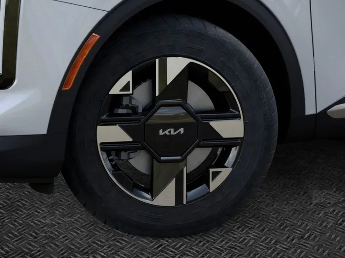 2026 Kia Sportage - view 9