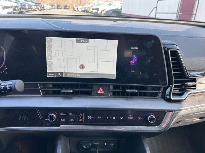 2023 Kia Sportage - view 13