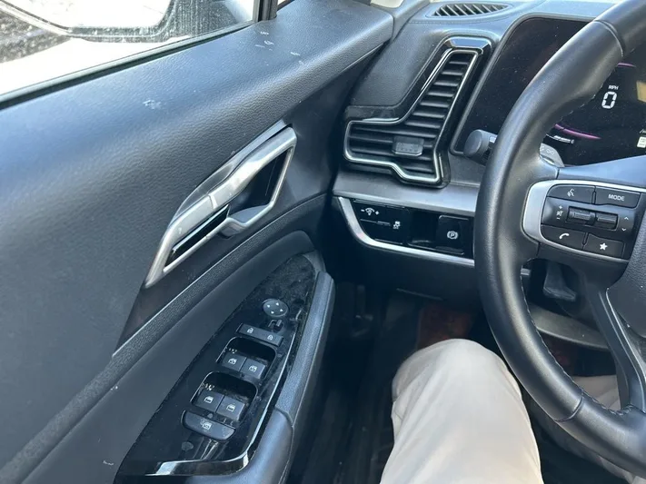 2023 Kia Sportage - view 14