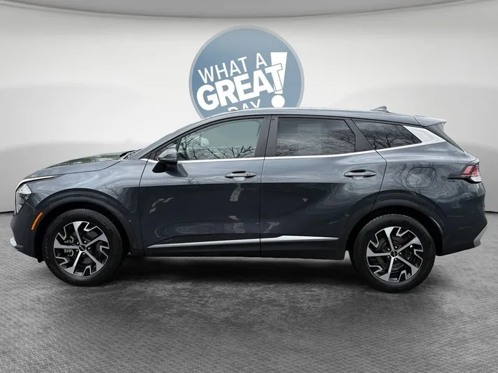 2023 Kia Sportage - view 7