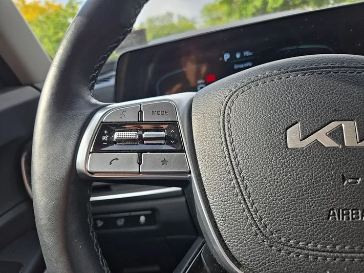 2024 Kia Telluride - view 17