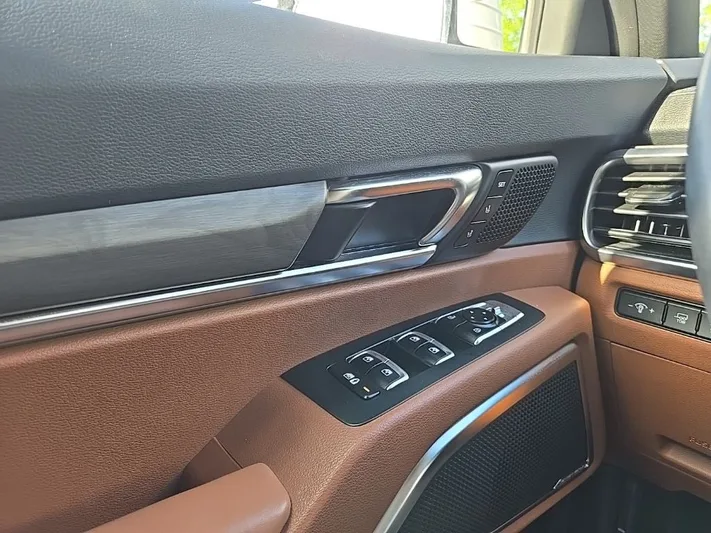 2024 Kia Telluride - view 32