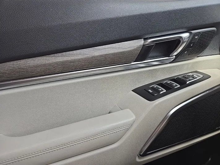 2022 Kia Telluride - view 14