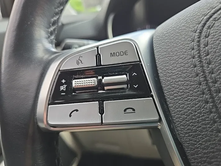 2022 Kia Telluride - view 16