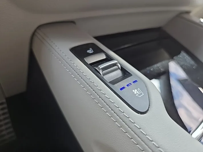 2022 Kia Telluride - view 22