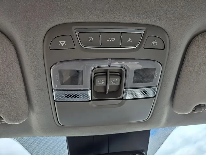 2022 Kia Telluride - view 26
