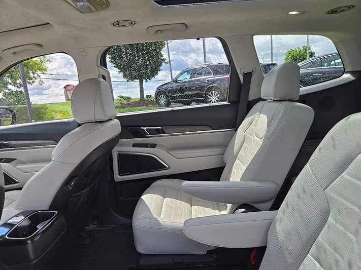 2022 Kia Telluride - view 36
