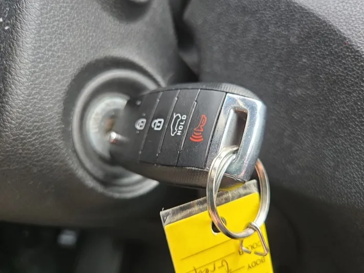 2019 Kia Sorento - view 22