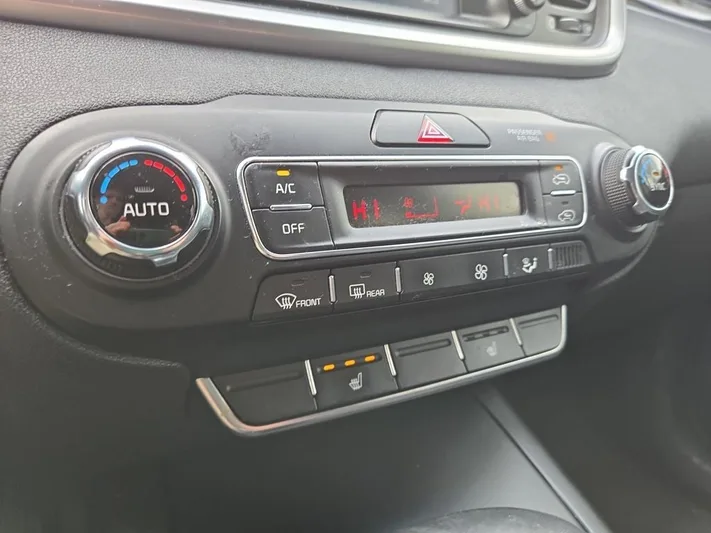 2019 Kia Sorento - view 27