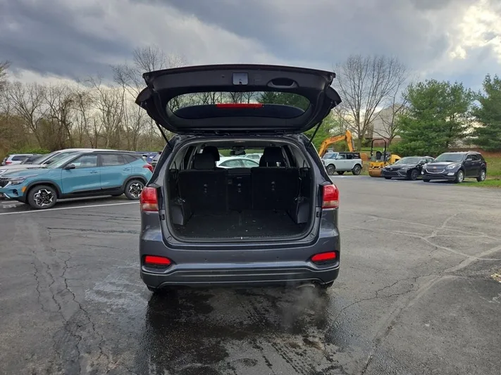 2019 Kia Sorento - view 7