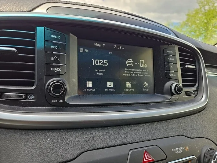 2020 Kia Sorento - view 11