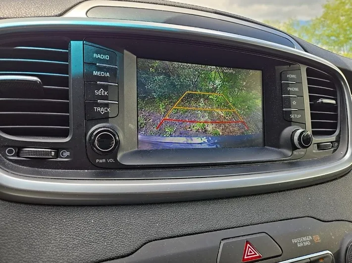 2020 Kia Sorento - view 12