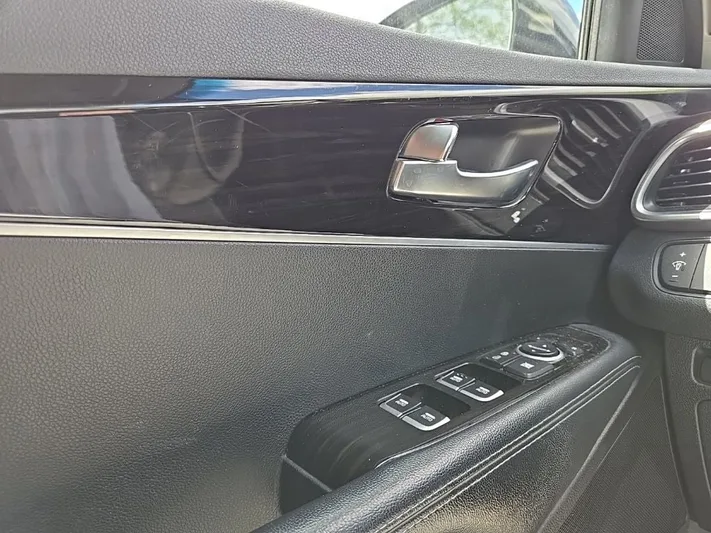 2020 Kia Sorento - view 22