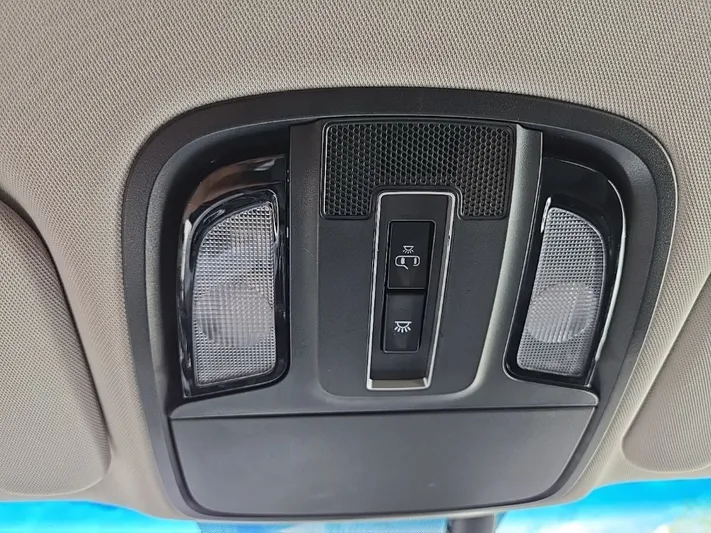 2020 Kia Sorento - view 26