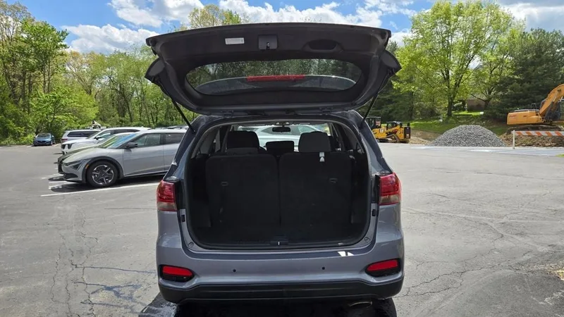 2020 Kia Sorento - view 32