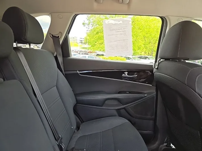 2020 Kia Sorento - view 36