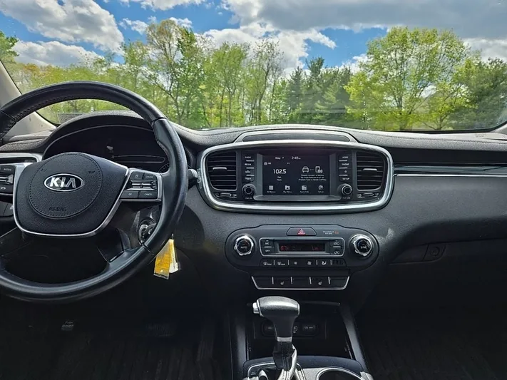 2020 Kia Sorento - view 38