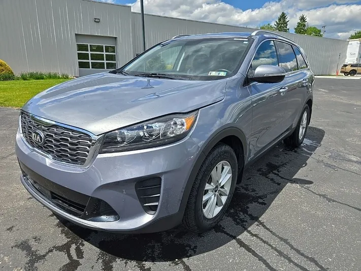 2020 Kia Sorento - view 6