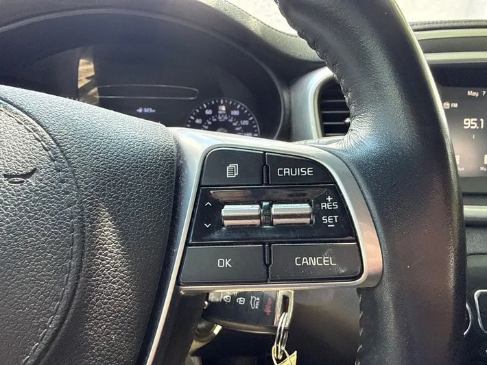 2020 Kia Sorento - view 20