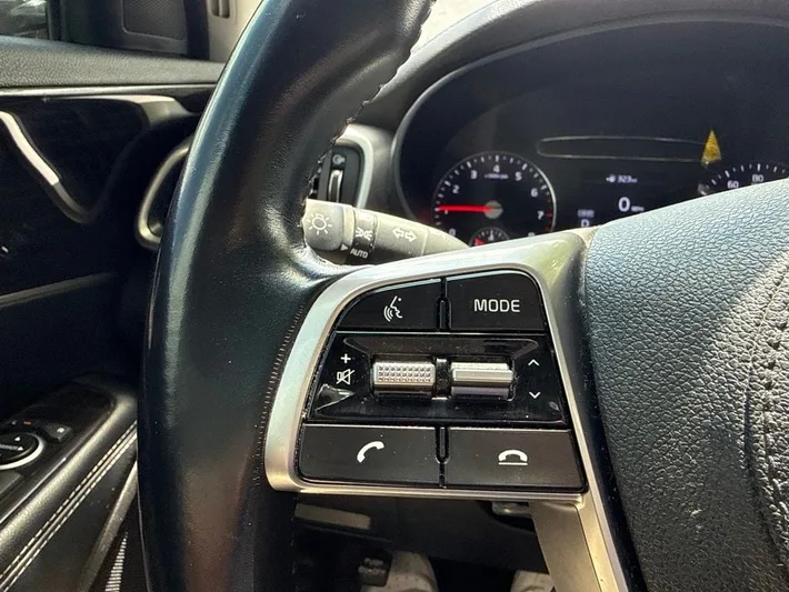 2020 Kia Sorento - view 21