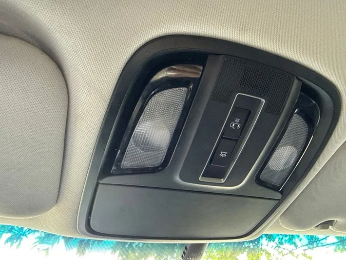 2020 Kia Sorento - view 25