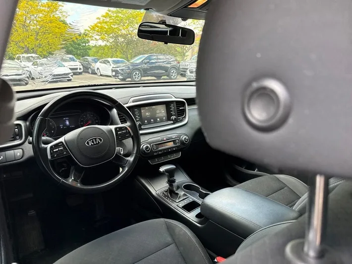 2020 Kia Sorento - view 28