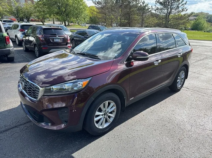 2020 Kia Sorento - view 3