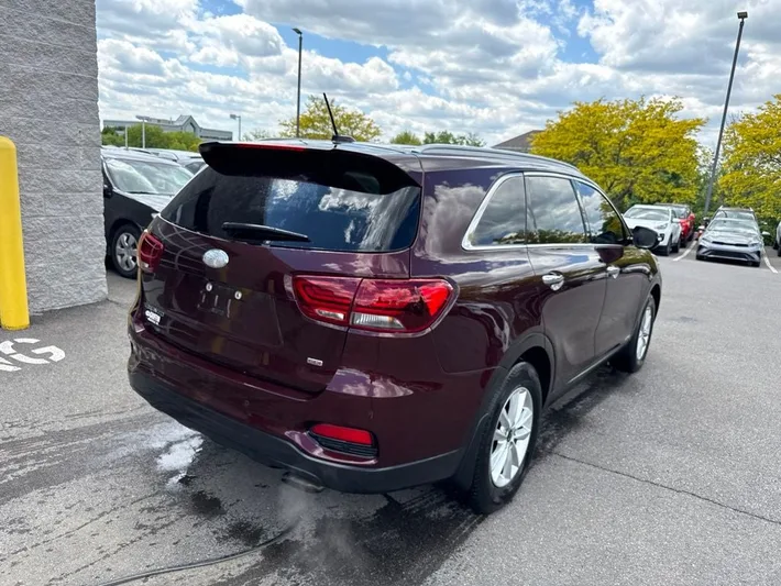 2020 Kia Sorento - view 34