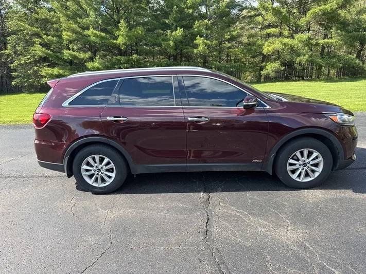 2020 Kia Sorento - view 5