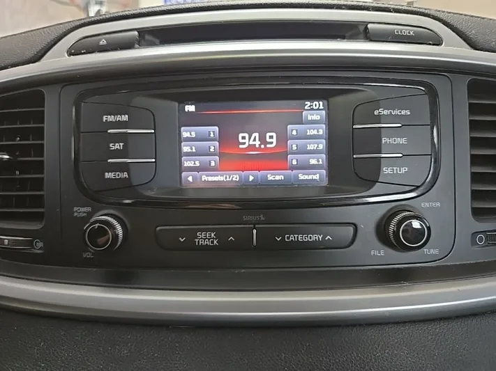 2016 Kia Sorento - view 14