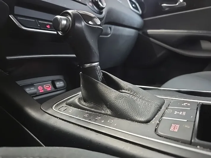 2016 Kia Sorento - view 19