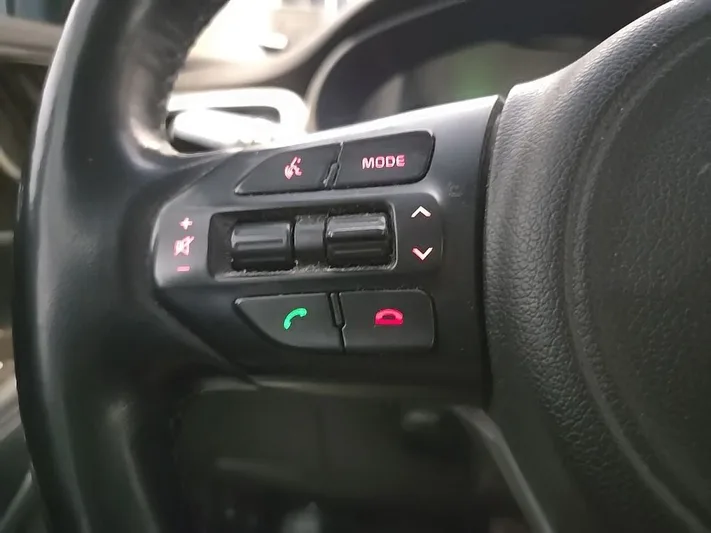 2016 Kia Sorento - view 21