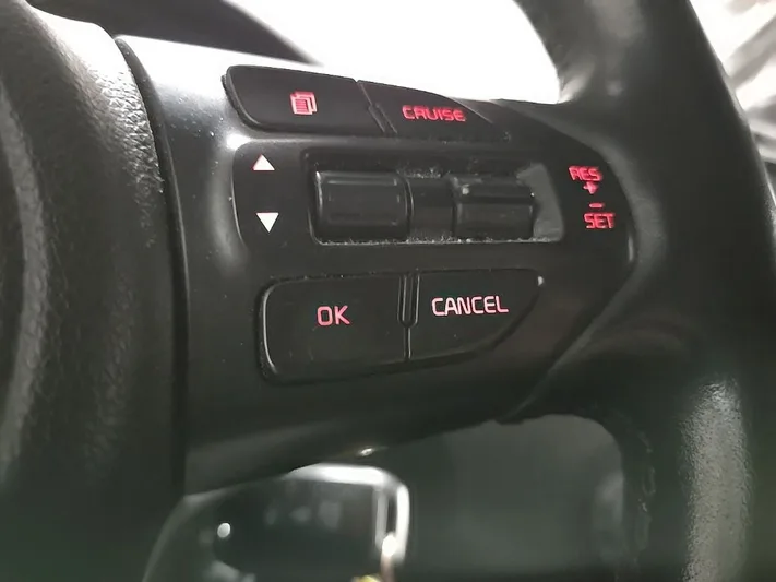 2016 Kia Sorento - view 22