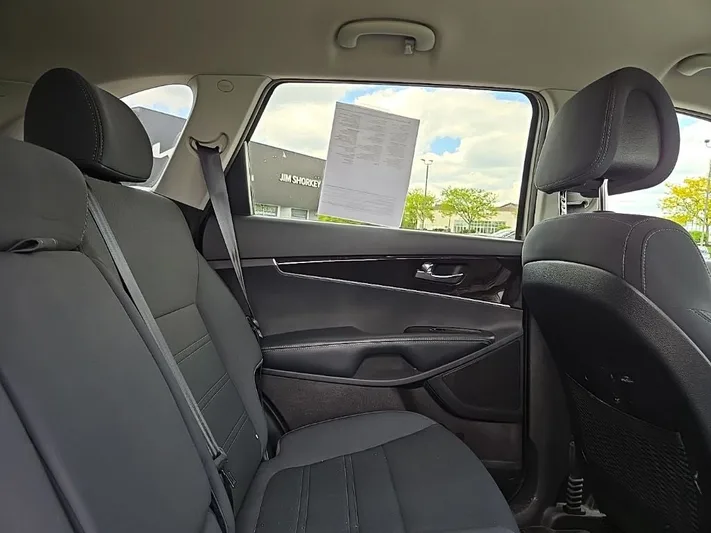 2016 Kia Sorento - view 33
