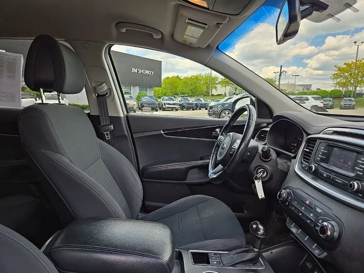 2016 Kia Sorento - view 34