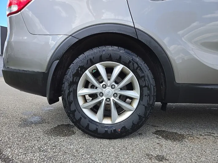 2016 Kia Sorento - view 35