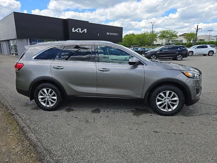 2016 Kia Sorento - view 38