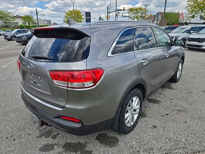 2016 Kia Sorento - view 39