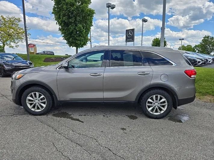 2016 Kia Sorento - view 43