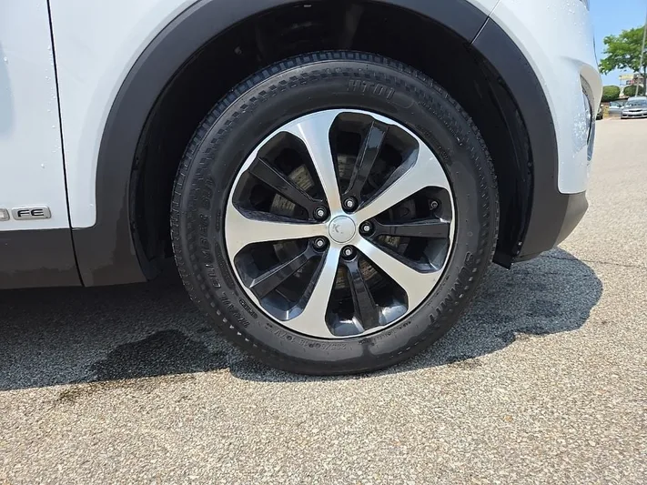 2018 Kia Sorento - view 11