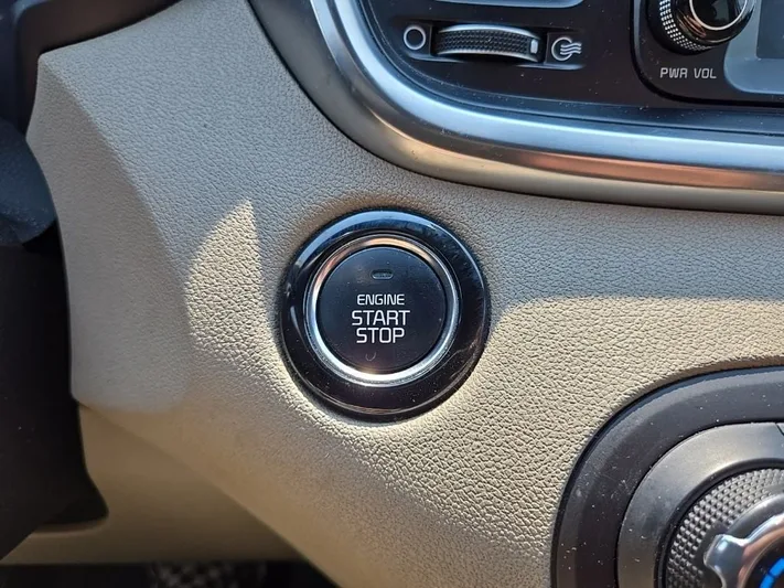 2018 Kia Sorento - view 18