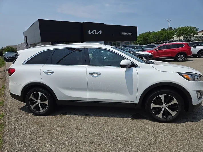 2018 Kia Sorento - view 2