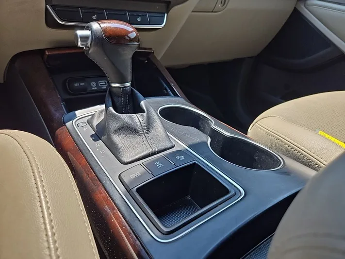 2018 Kia Sorento - view 24