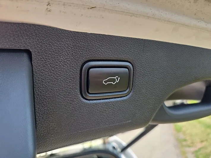 2018 Kia Sorento - view 33