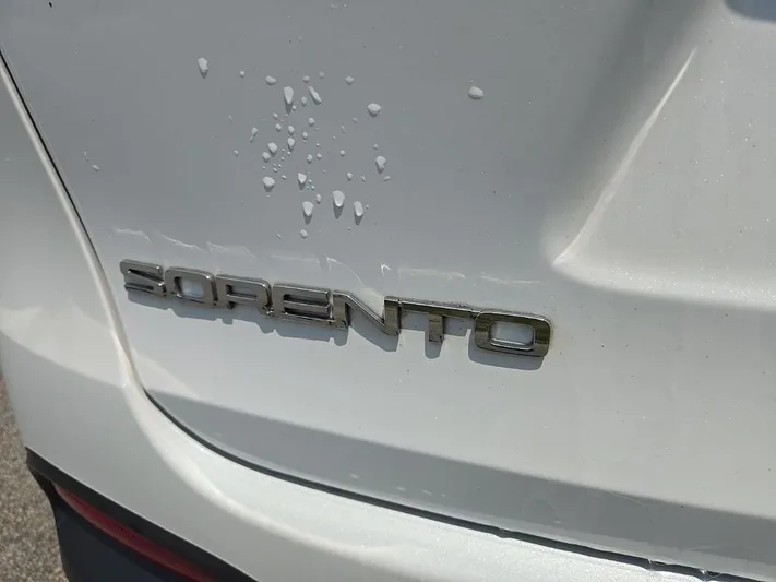 2018 Kia Sorento - view 5